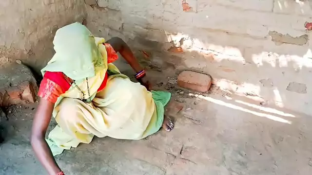 Desi Sexy Siren in Tight Sari Gets Hard Anal Fucked by Big Dick in Village