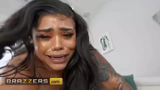 Ultimate Asian Beauty Suzy Marie Seduces Massage Therapist with Her Curves for a Steamy Fuck Session - Brazzers